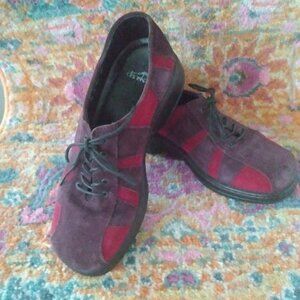 Dansko Folly Suede Oxford